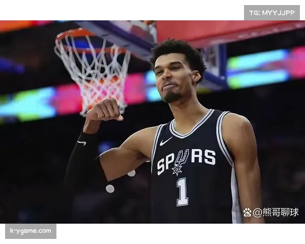 奥拉朱旺称赞文班亚马 预测他有望打破盖帽纪录